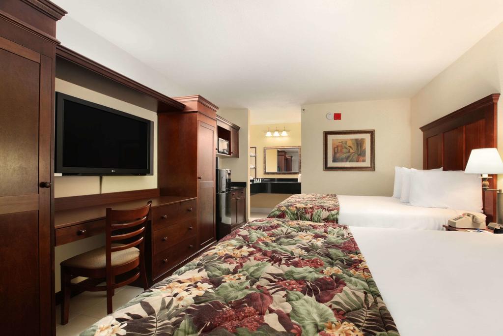 Baymont By Wyndham Celebration Hotel Kissimmee Room photo